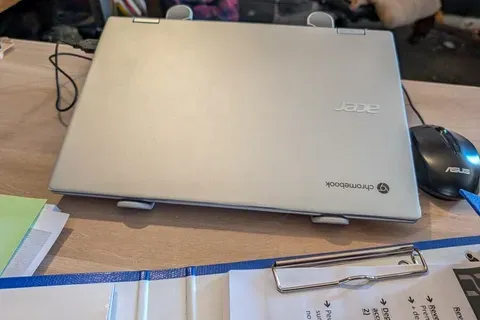 Chromebook versus Laptop
